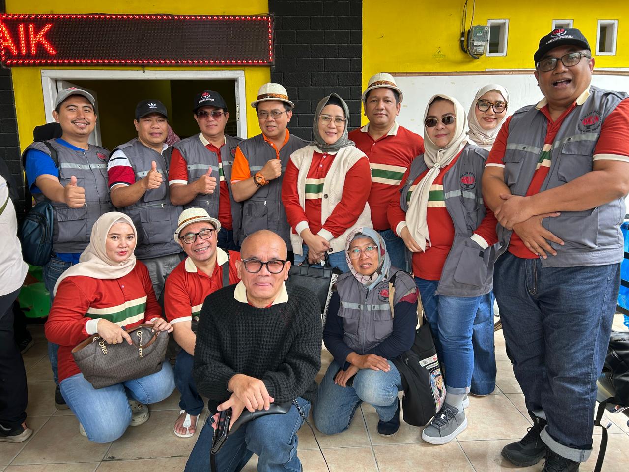 ASKLIN Kabupaten Bekasi Bersama dengan Komunitas Organisasi Profesi Megadakan Kegiatan Bakti Sosial